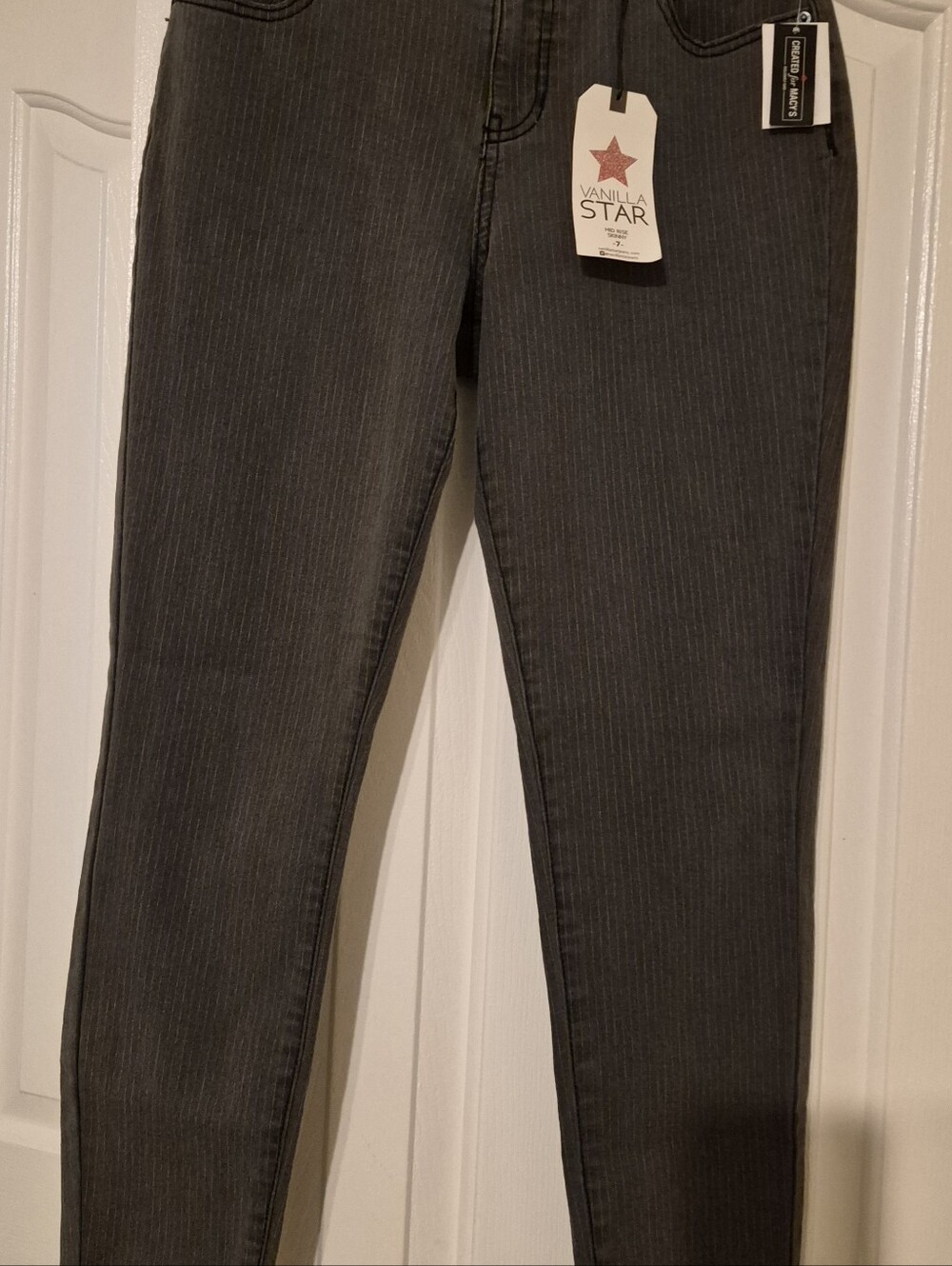 Vanilla Star Dark Gray Pinstripe Mid-Rise Skinny Ankle Jeans, NWT Size 7 Juniors